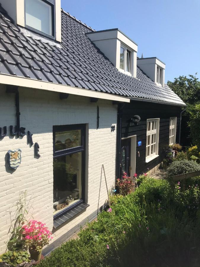 T Huuske Tuinappartement Met Fantastisch Uitzicht, Nabij Zee Zonnemaire Eksteriør billede