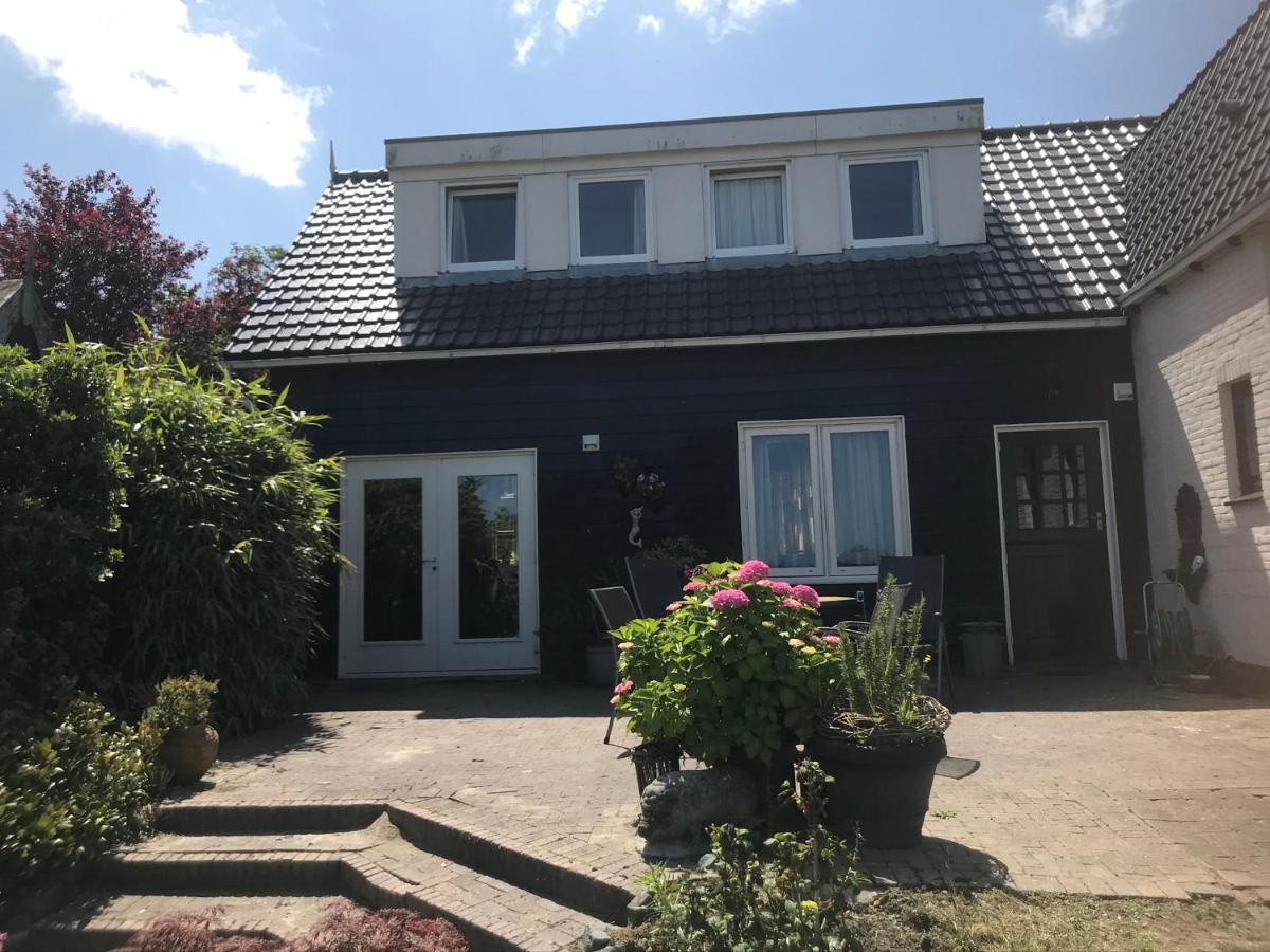 T Huuske Tuinappartement Met Fantastisch Uitzicht, Nabij Zee Zonnemaire Eksteriør billede