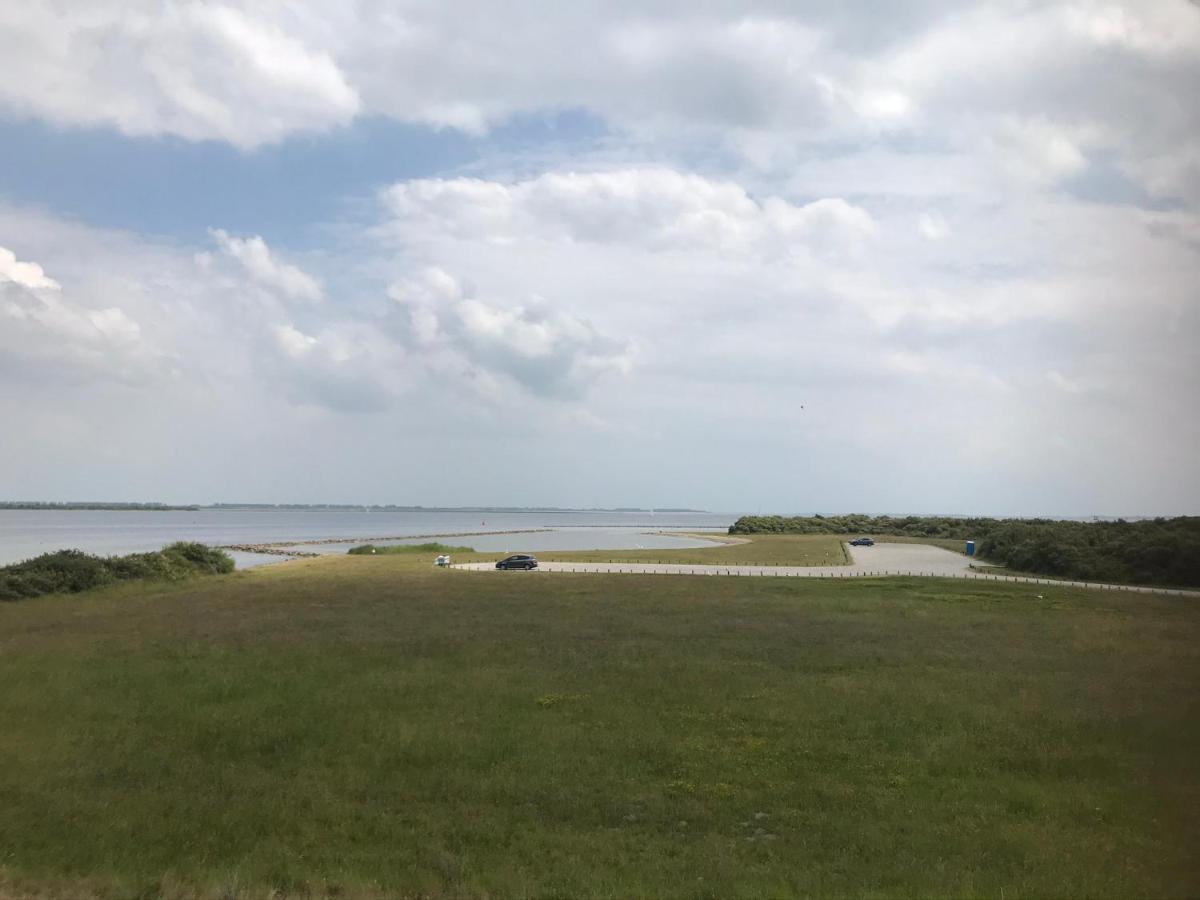 T Huuske Tuinappartement Met Fantastisch Uitzicht, Nabij Zee Zonnemaire Eksteriør billede
