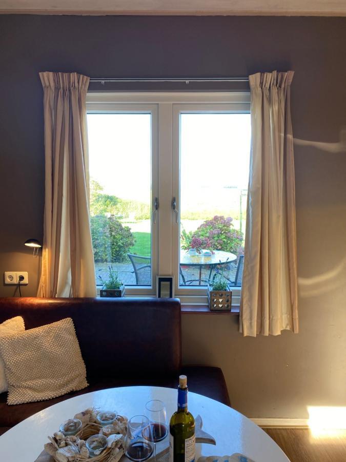 T Huuske Tuinappartement Met Fantastisch Uitzicht, Nabij Zee Zonnemaire Eksteriør billede