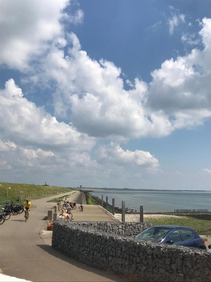 T Huuske Tuinappartement Met Fantastisch Uitzicht, Nabij Zee Zonnemaire Eksteriør billede